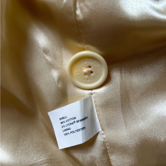 Sharp Ivory Blazer from Gap - Picture 3 of 6